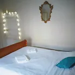 Townhouse With Private Garden Tatil Evi