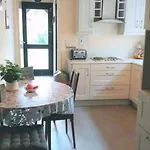 펜션 Townhouse With Private Garden 웩스퍼드