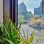 펜션 Townhouse With Private Garden 웩스퍼드