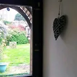 펜션 Townhouse With Private Garden *