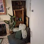 펜션 Townhouse With Private Garden 웩스퍼드