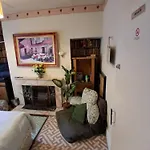Townhouse With Private Garden 펜션 *
