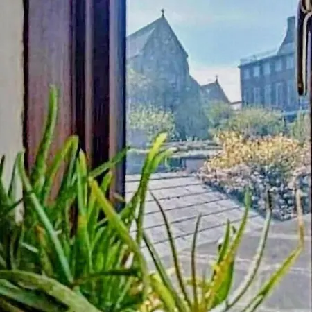 Semesterbostad Townhouse With Private Garden Wexford