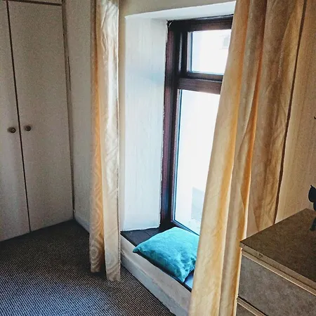 펜션 Townhouse With Private Garden 웩스퍼드